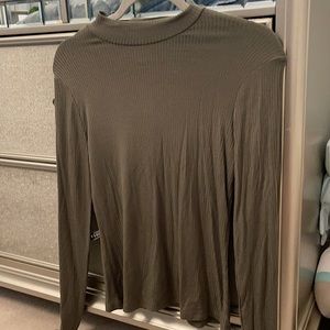 Long sleeve green love streak top